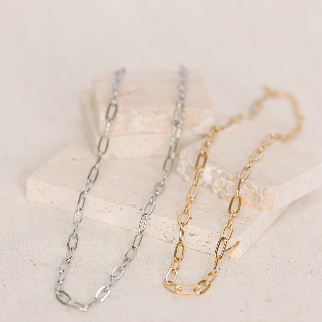 Graceful Links Necklace
