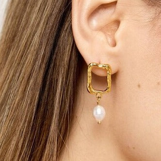 Parable of the Pearl Earrings